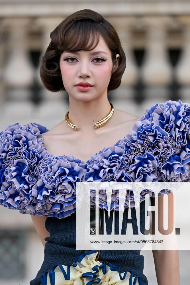 PFW Louis Vuitton Outside Arrivals Lisa arriving at Louis Vuitton show during Paris Fashion Week, in Paris, France on 6 October 2026. Photo by Julien Reynaud APS-Medias ABACAPRESS.COM Paris France