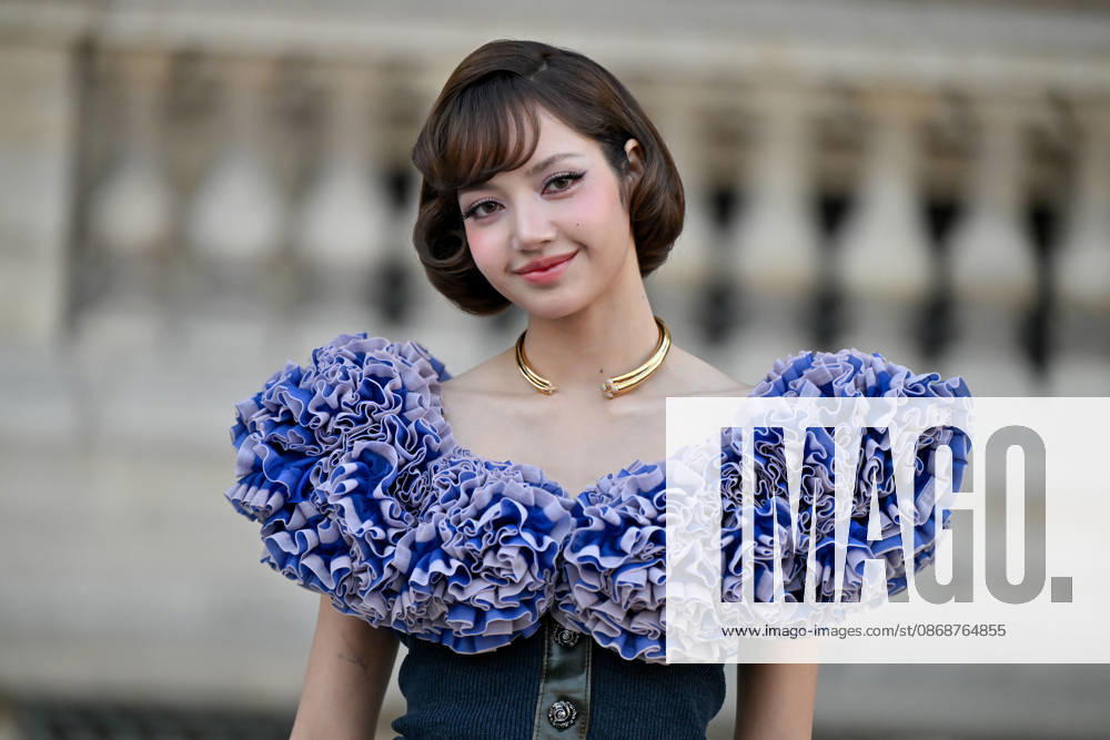PFW Louis Vuitton Outside Arrivals Lisa arriving at Louis Vuitton show during Paris Fashion Week, in Paris, France on 6 October 2026. Photo by Julien Reynaud APS-Medias ABACAPRESS.COM Paris France