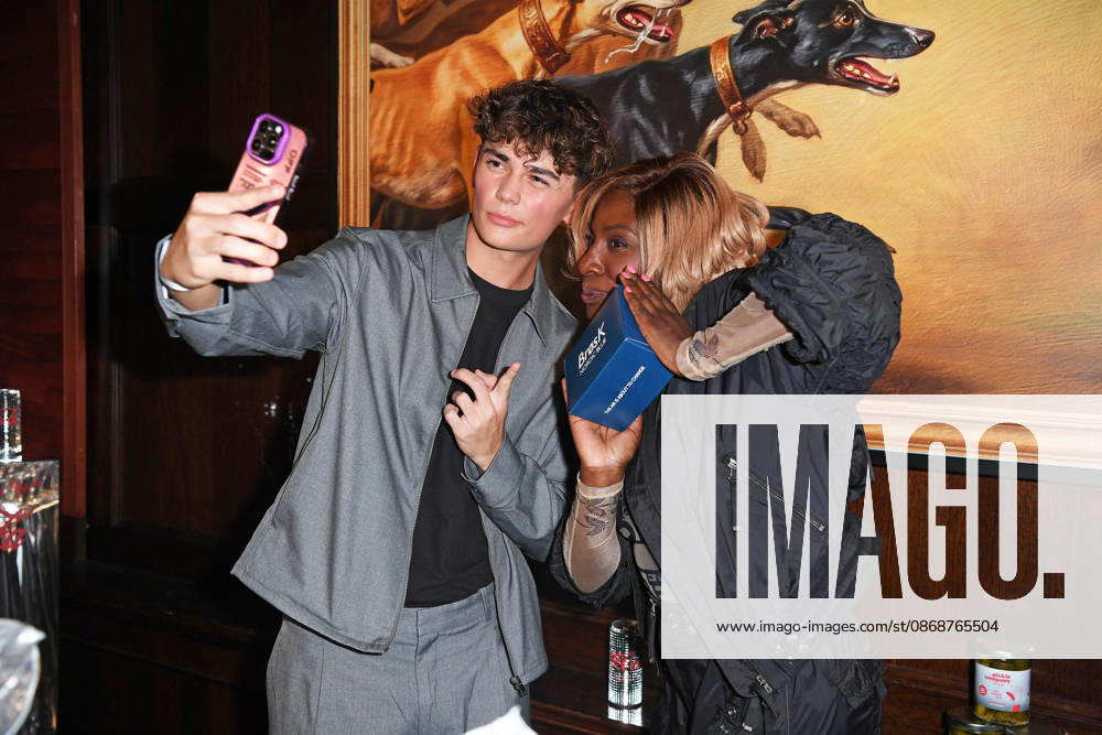 Benni Kalcher (Benni BK) bei der COKE LIGHT EXPERIENCE X BRUCE DARNELL im Borchardt in Berlin am 06.10.2026