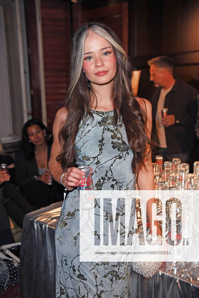 Nadine Breaty bei der COKE LIGHT EXPERIENCE X BRUCE DARNELL im Borchardt in Berlin am 06.10.2026