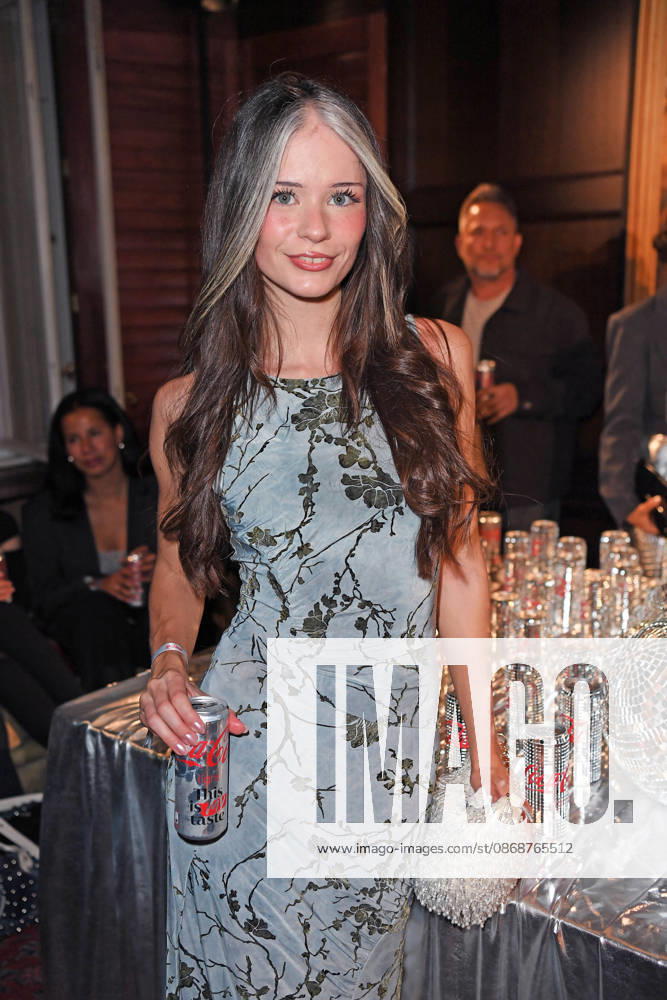Nadine Breaty bei der COKE LIGHT EXPERIENCE X BRUCE DARNELL im Borchardt in Berlin am 06.10.2026