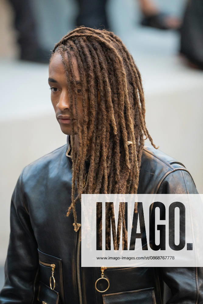 PFW - Louis Vuitton Front Row - Paris US actor and singer Jaden Smith poses as she arrives ahead of the Louis Vuitton Women s Spring Summer 2027 collection fashion show as part of the Paris Fashion Week, in Paris, France on October 6, 2026. Photo by Alexis Jumeau ABACAPRESS.COM Paris France
