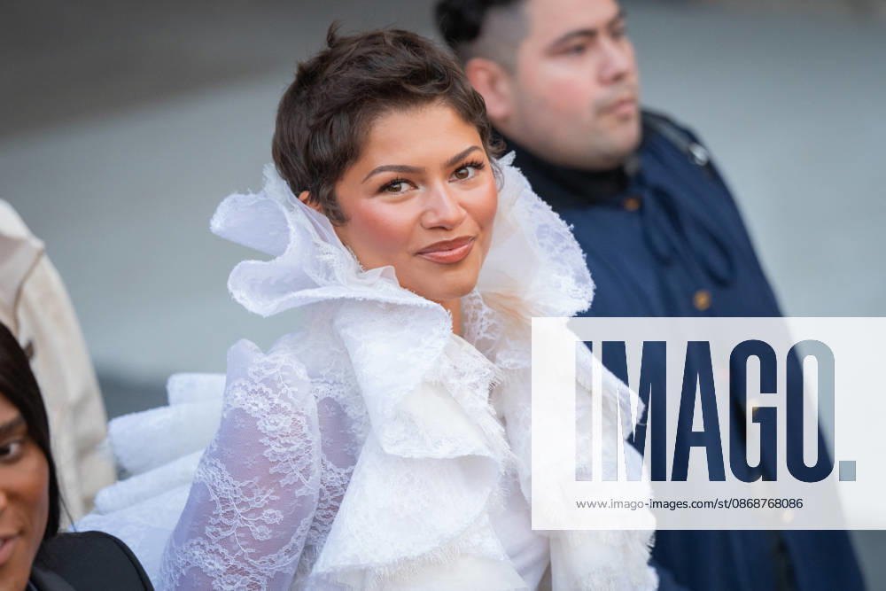 PFW - Louis Vuitton Front Row - Paris Zendaya poses as she arrives ahead of the Louis Vuitton Women s Spring Summer 2027 collection fashion show as part of the Paris Fashion Week, in Paris, France on October 6, 2026. Photo by Alexis Jumeau ABACAPRESS.COM Paris France