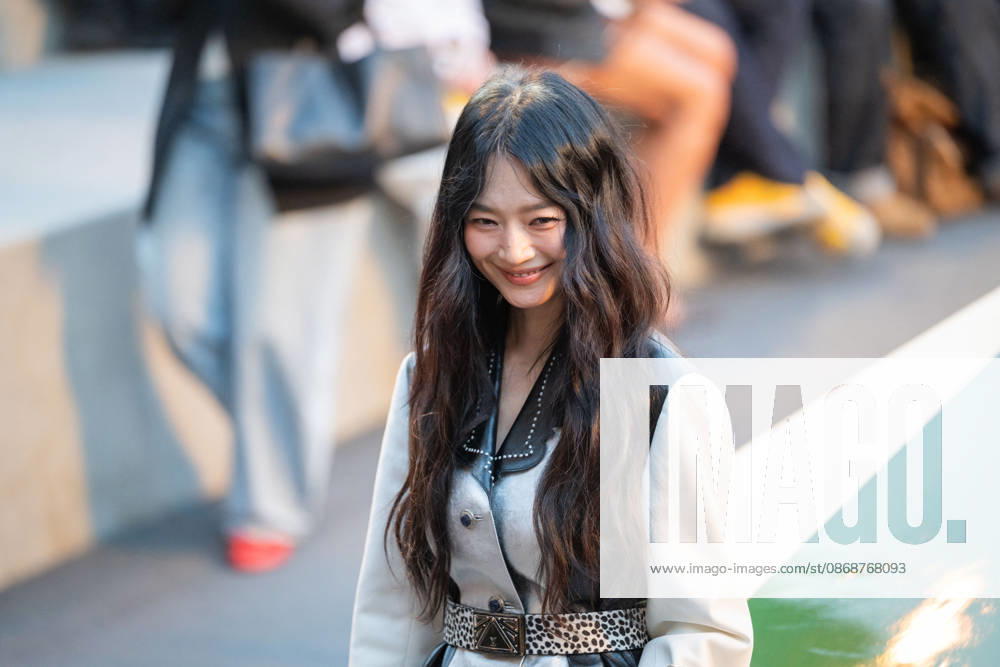 PFW - Louis Vuitton Front Row - Paris Shin Min-ah poses as she arrives ahead of the Louis Vuitton Women s Spring Summer 2027 collection fashion show as part of the Paris Fashion Week, in Paris, France on October 6, 2026. Photo by Alexis Jumeau ABACAPRESS.COM Paris France