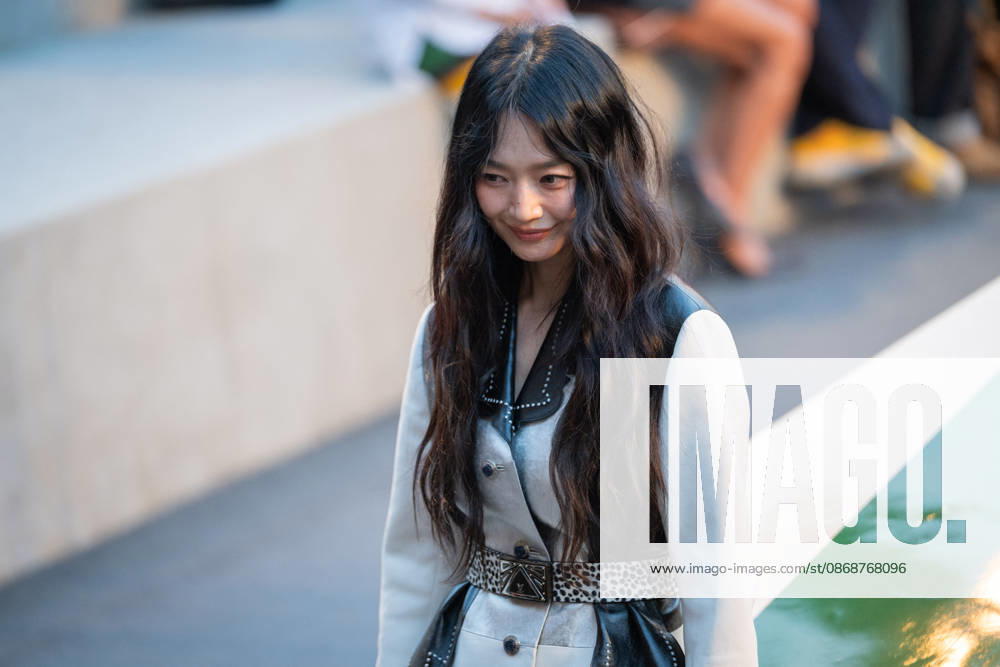 PFW - Louis Vuitton Front Row - Paris Shin Min-ah poses as she arrives ahead of the Louis Vuitton Women s Spring Summer 2027 collection fashion show as part of the Paris Fashion Week, in Paris, France on October 6, 2026. Photo by Alexis Jumeau ABACAPRESS.COM Paris France