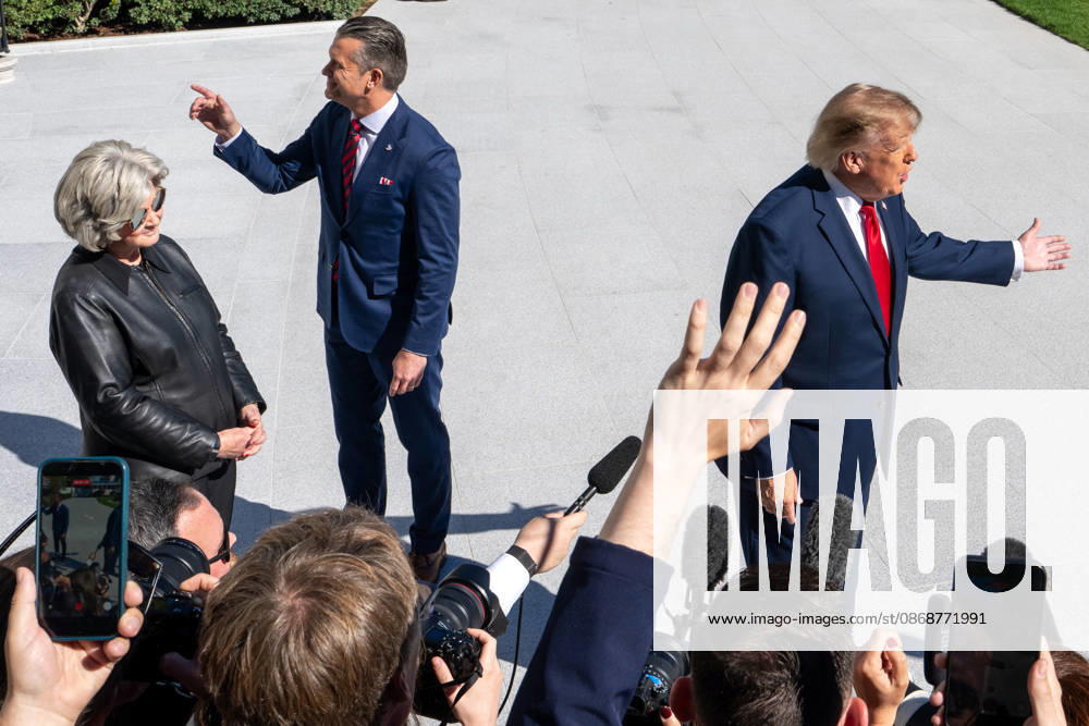 President Donald Trump departs the White House for a trip to Baltimore on October 6, 2026. President Trump was accompanied by Chief of Staff Susie Wiles and Defense Secretary Pete Hegseth. Washington USA - ZUMAl312 20261006_znp_l312_008
