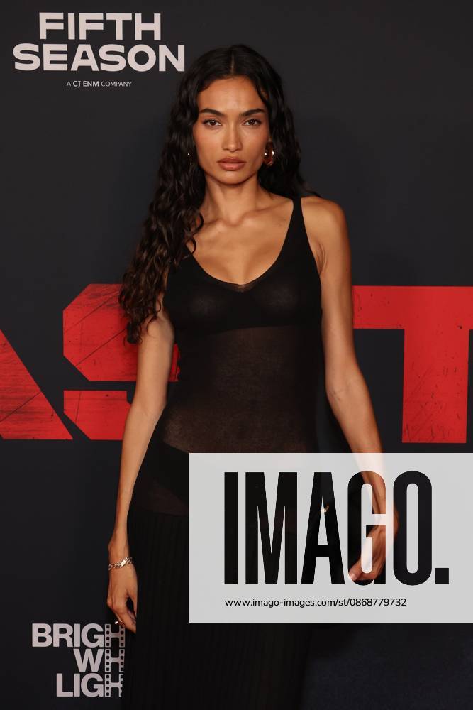 Los Angeles CA Oct 6: Kelly Gale at the film Premiere of The Beast on October6, 2026 Credit: USA - ZUMAa123 20261006_zaa_a123_193