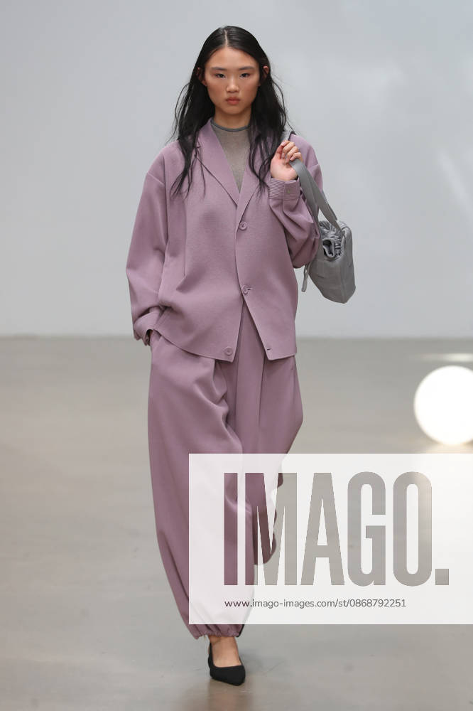 PFW - CFCL Runway A model walks the runway during the CFCL Ready to Wear Fall Winter 2026-2027 fashion show as part of Paris Fashion Week on March 10, 2026 in Paris, France. Photo by Alain-Gil Gonzalez ABACAPRESS.COM Paris France