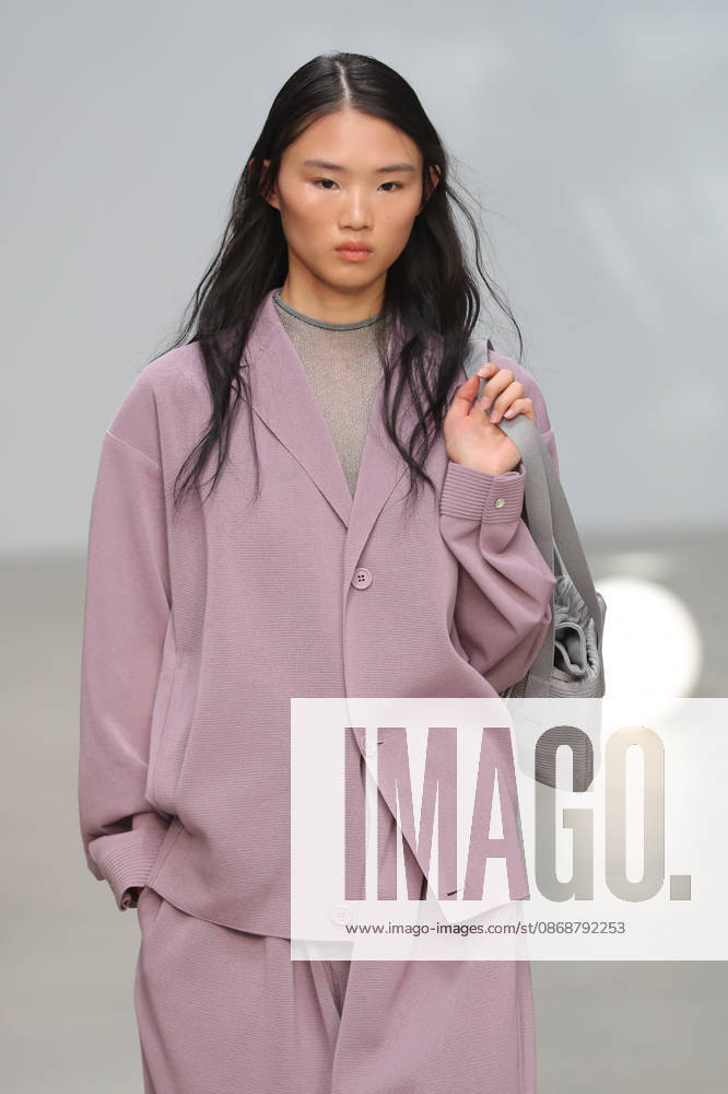 PFW - CFCL Runway A model walks the runway during the CFCL Ready to Wear Fall Winter 2026-2027 fashion show as part of Paris Fashion Week on March 10, 2026 in Paris, France. Photo by Alain-Gil Gonzalez ABACAPRESS.COM Paris France