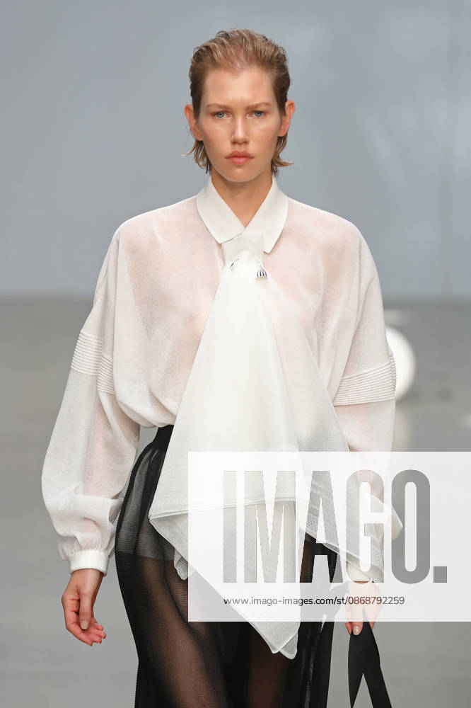PFW - CFCL Runway A model walks the runway during the CFCL Ready to Wear Fall Winter 2026-2027 fashion show as part of Paris Fashion Week on March 10, 2026 in Paris, France. Photo by Alain-Gil Gonzalez ABACAPRESS.COM Paris France