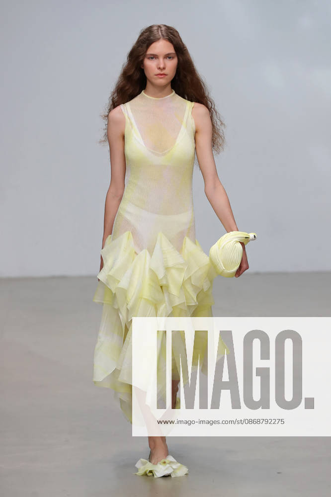 PFW - CFCL Runway A model walks the runway during the CFCL Ready to Wear Fall Winter 2026-2027 fashion show as part of Paris Fashion Week on March 10, 2026 in Paris, France. Photo by Alain-Gil Gonzalez ABACAPRESS.COM Paris France