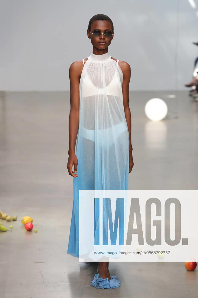 PFW - CFCL Runway A model walks the runway during the CFCL Ready to Wear Fall Winter 2026-2027 fashion show as part of Paris Fashion Week on March 10, 2026 in Paris, France. Photo by Alain-Gil Gonzalez ABACAPRESS.COM Paris France