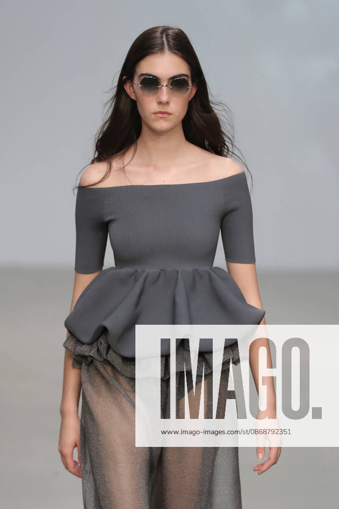 PFW - CFCL Runway A model walks the runway during the CFCL Ready to Wear Fall Winter 2026-2027 fashion show as part of Paris Fashion Week on March 10, 2026 in Paris, France. Photo by Alain-Gil Gonzalez ABACAPRESS.COM Paris France