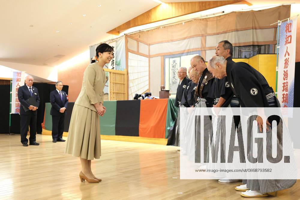 Princess Kako in Kyoto Pref. Japan s Princess Kako (L) meets with performers of a Ningyo Joruri traditional puppet theater in Kyotamba in Kyoto Prefecture, western Japan, on Oct. 6, 2026. (Pool photo) A14AA0005630342P