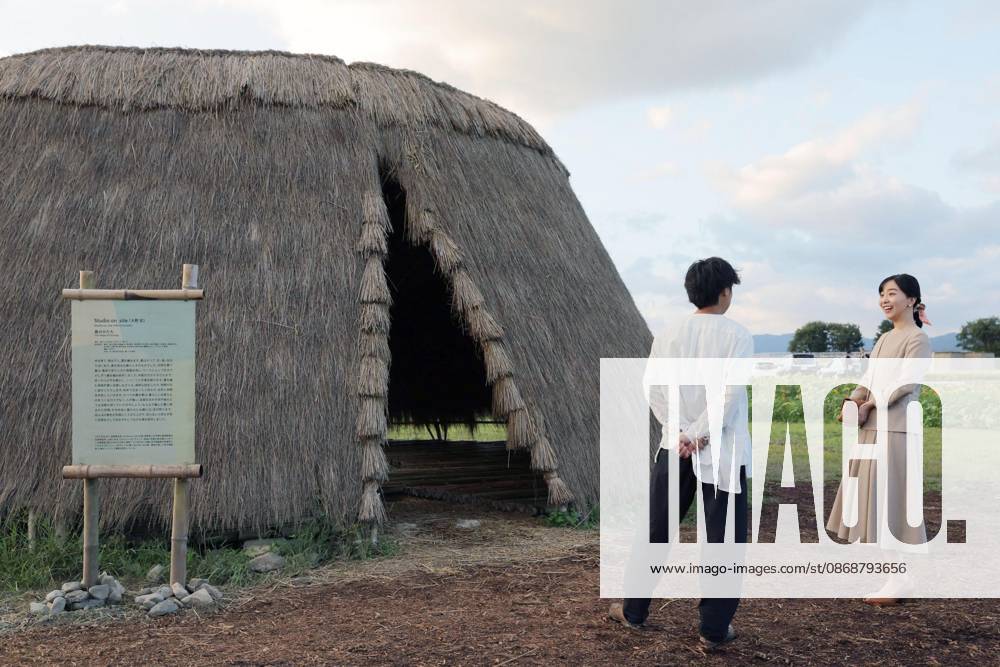 Princess Kako in Kyoto Pref. Japanese Princess Kako (R) looks at a straw hut built by a man (L) as an artwork in a park in Kameyama in Kyoto Prefecture, western Japan, on Oct. 6, 2026. (Pool photo) A14AA0005630346P