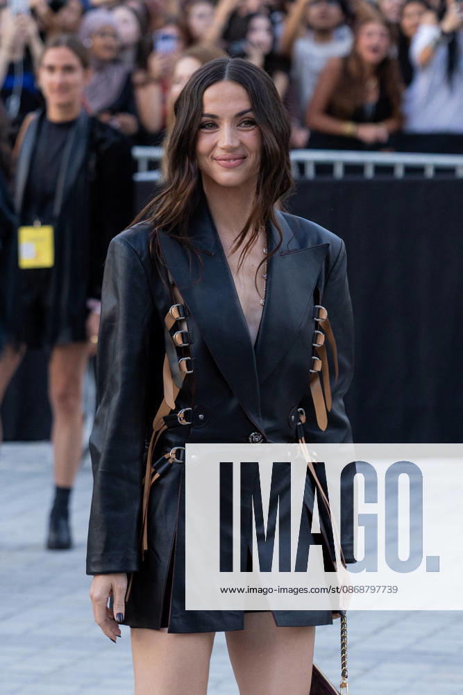Ana De Armas at the Louis Vuitton Women s Ready-to-Wear Spring Summer 2026 Collection fashion show during Paris Fashion Week, October 6, 2026 Florian Lavielle Bestimage Celebrities at the Louis Vuitton Women’s Ready-to-Wear Spring Summer 2026 Collection fashion show during Paris Fashion Week on October 6, 2026, Paris, France