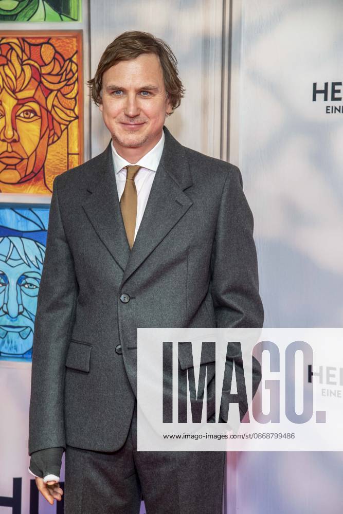 ABB HEIMSUCHUNG- Lars Eidinger zu Gast auf dem roten Teppich bei der Deutschland Premiere von Volker Schloendorff Kinofilm Heimsuchung im Kino International am 06.10.2026 in Berlin Berlin Deutschland