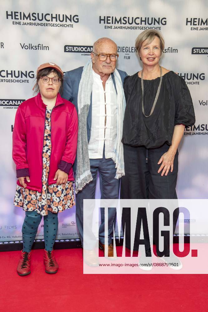 ABB HEIMSUCHUNG- Volker Schloendorff zu Gast auf dem roten Teppich bei der Deutschland Premiere von Volker Schloendorff Kinofilm Heimsuchung im Kino International am 06.10.2026 in Berlin Berlin Deutschland