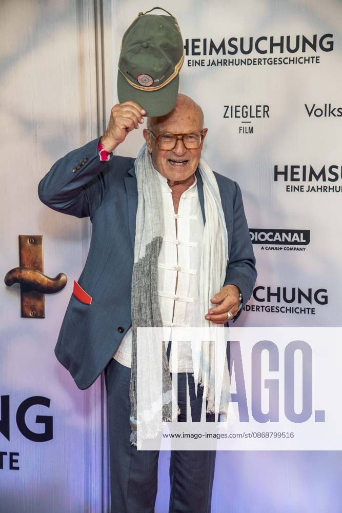 ABB HEIMSUCHUNG- Volker Schloendorff zu Gast auf dem roten Teppich bei der Deutschland Premiere von Volker Schloendorff Kinofilm Heimsuchung im Kino International am 06.10.2026 in Berlin Berlin Deutschland
