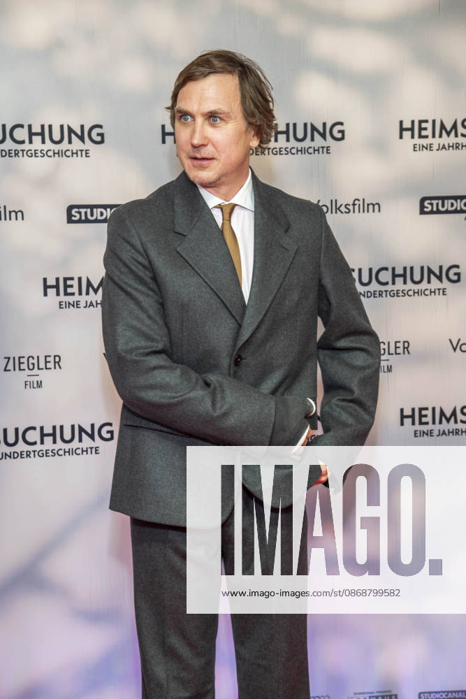 ABB HEIMSUCHUNG- Lars Eidinger zu Gast auf dem roten Teppich bei der Deutschland Premiere von Volker Schloendorff Kinofilm Heimsuchung im Kino International am 06.10.2026 in Berlin Berlin Deutschland
