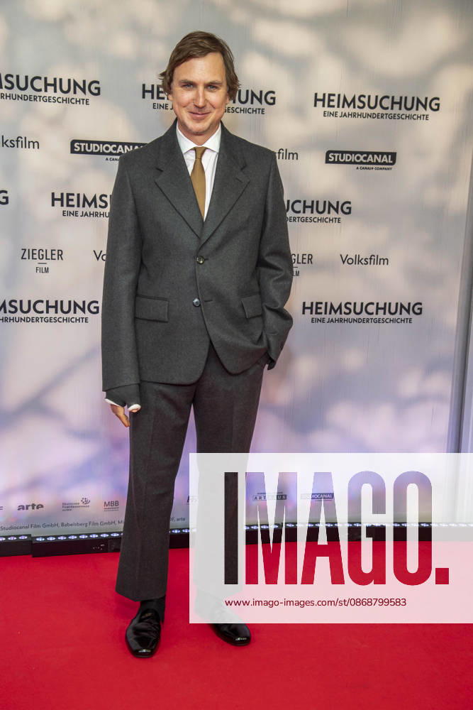 ABB HEIMSUCHUNG- Lars Eidinger zu Gast auf dem roten Teppich bei der Deutschland Premiere von Volker Schloendorff Kinofilm Heimsuchung im Kino International am 06.10.2026 in Berlin Berlin Deutschland