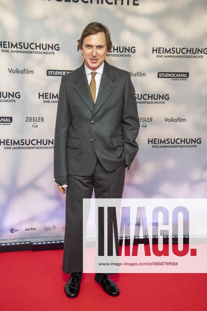 ABB HEIMSUCHUNG- Lars Eidinger zu Gast auf dem roten Teppich bei der Deutschland Premiere von Volker Schloendorff Kinofilm Heimsuchung im Kino International am 06.10.2026 in Berlin Berlin Deutschland
