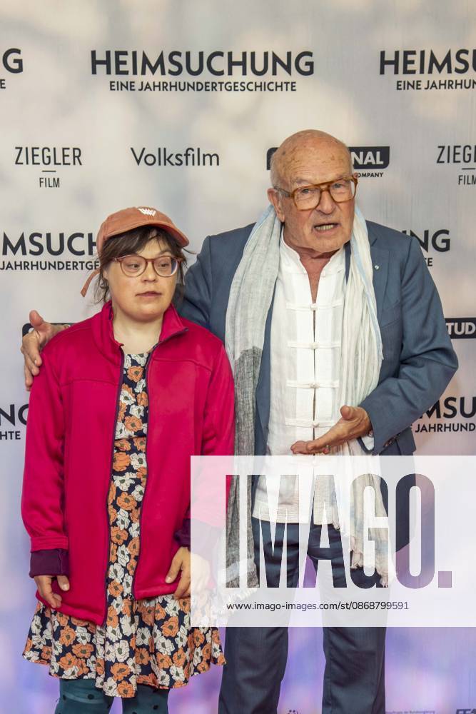 ABB HEIMSUCHUNG- Nelle Winkler und Volker Schloendorff zu Gast auf dem roten Teppich bei der Deutschland Premiere von Volker Schloendorff Kinofilm Heimsuchung im Kino International am 06.10.2026 in Berlin Berlin Deutschland