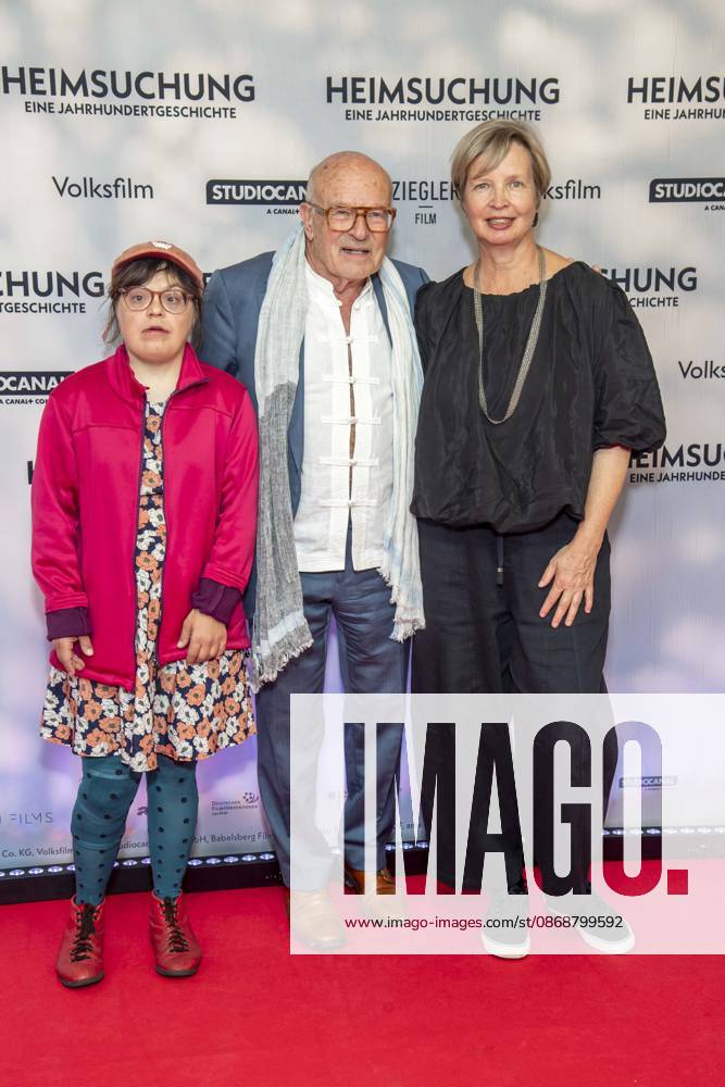 ABB HEIMSUCHUNG- Volker Schloendorff zu Gast auf dem roten Teppich bei der Deutschland Premiere von Volker Schloendorff Kinofilm Heimsuchung im Kino International am 06.10.2026 in Berlin Berlin Deutschland