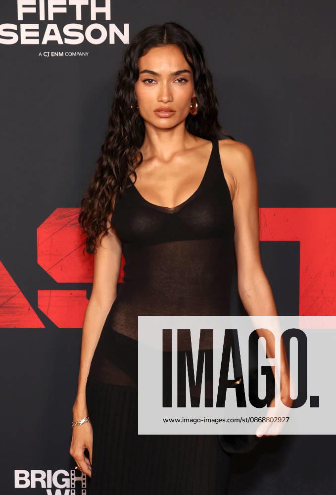Inside arrivals for the Los Angeles premiere of The Beast at the Academy Museum of Motion Pictures Featuring: Kelly Gale Where: Los Angeles, California, United States When: 07 Oct 2026 Credit: Faye s Vision Cover Images . NOT FOR USE BY NEWSPAPERS BASED IN THE UK.