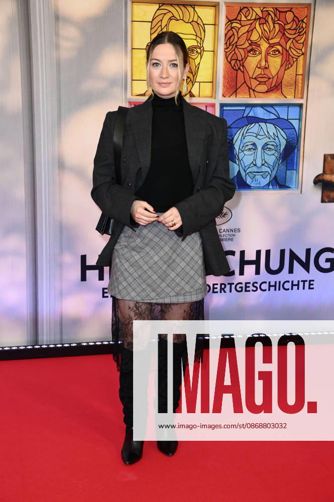 Nina Gummich bei der Premiere des Kinofilms Heimsuchung im Kino International. Berlin