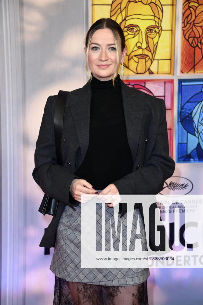 Nina Gummich bei der Premiere des Kinofilms Heimsuchung im Kino International. Berlin