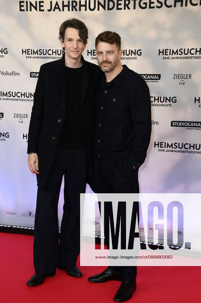 Sabin Tambrea und Friedrich Mücke bei der Premiere des Kinofilms Heimsuchung im Kino International. Berlin