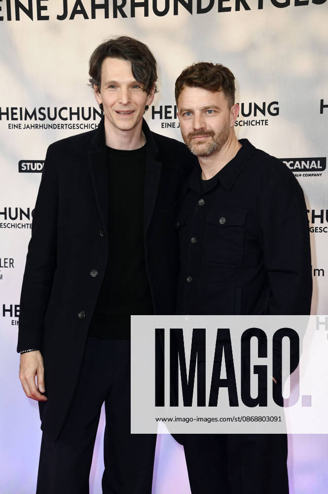 Sabin Tambrea und Friedrich Mücke bei der Premiere des Kinofilms Heimsuchung im Kino International. Berlin