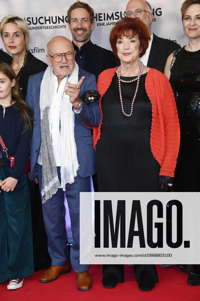 Volker Schlöndorff und Regina Ziegler bei der Premiere des Kinofilms Heimsuchung im Kino International. Berlin