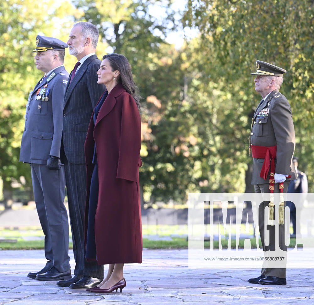 Spain s King Felipe and Queen Letizia take part in a wreath-laying ceremony at the Hietaniemi Cemetery in Helsinki, Finland, on October 7, 2026. Spain s King Felipe and Queen Letizia are on a two-day state visit to Finland. - HEIKKI SAUKKOMAA Helsinki Finland