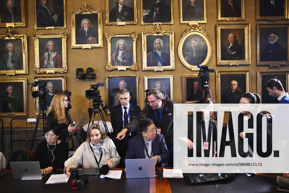STOCKHOLM, SWEDEN 20261007 International media cover the announcement of the Nobel Prize in Chemistry at the Royal Swedish Academy of Sciences in Stockholm on Wednesday STOCKHOLM, SWEDEN