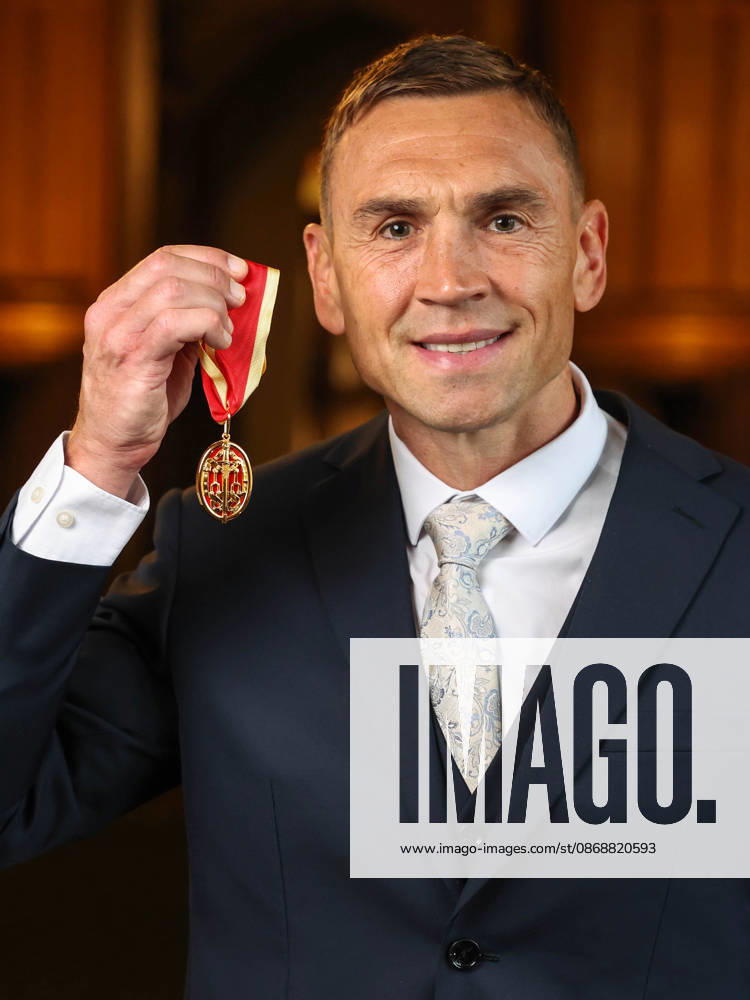 Investitures at Windsor Castle 07 10 2026. Windsor, UK. Sir Kevin Sinfield receives the Honour of Knighthood from The Prince of Wales at an investiture ceremony at Windsor Castle, Berkshire., Credit:Andrew Parsons Kensington Palace B66 Avalon United Kingdom, England, Windsor