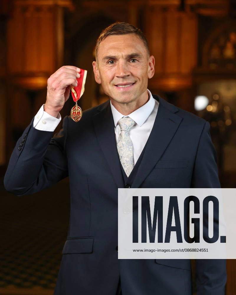 Investitures at Windsor Castle 07 10 2026. Windsor, UK. Sir Kevin Sinfield receives the Honour of Knighthood from The Prince of Wales at an investiture ceremony at Windsor Castle, Berkshire., Credit:Andrew Parsons Kensington Palace B66 Avalon United Kingdom, England, Windsor