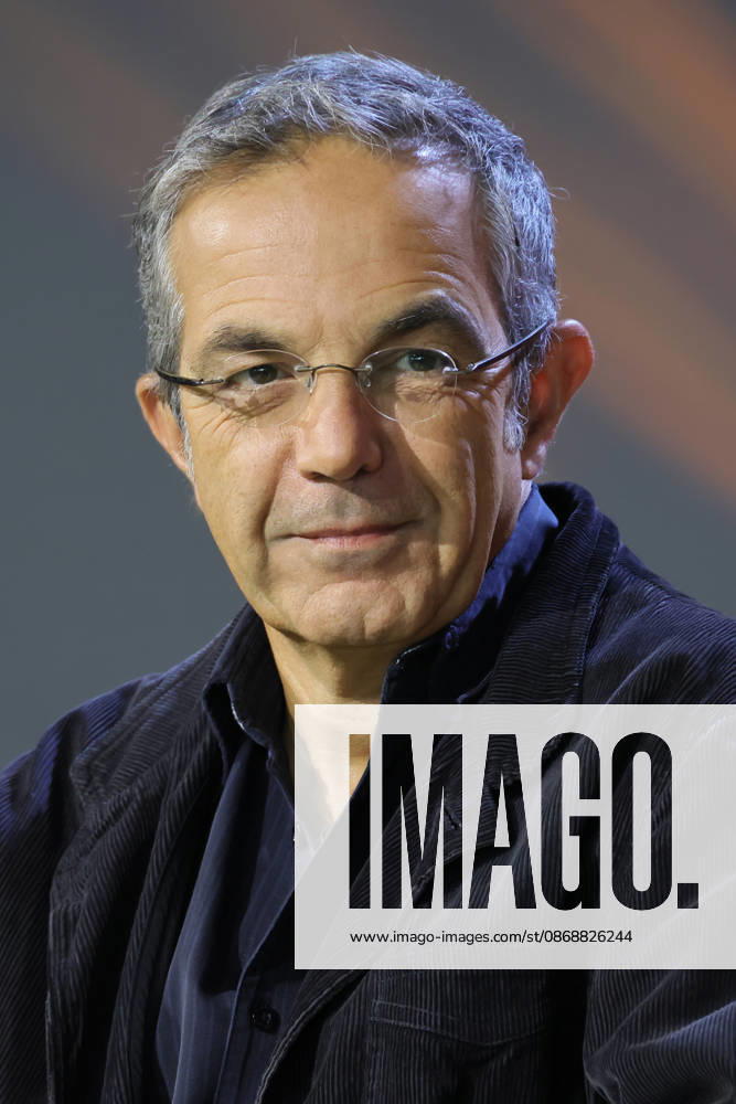 Frankfurt am Main, DEU, Frankfurter Buchmesse. Navid Kermani, Autor des aktuellen Buches Koeln. E Jefoehl im Geschraech auf der ARD Buehne