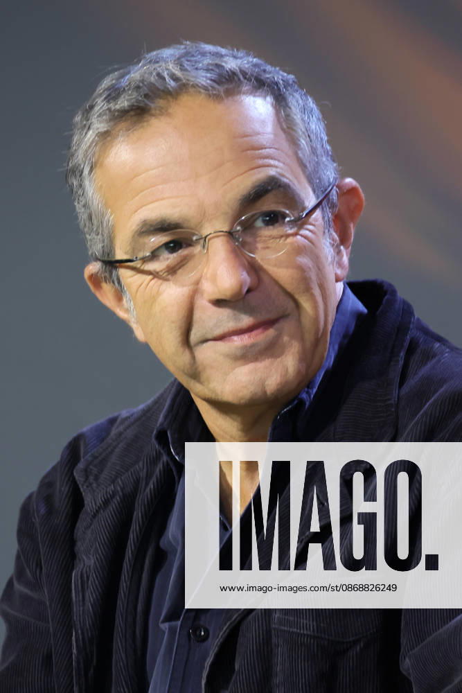 Frankfurt am Main, DEU, Frankfurter Buchmesse. Navid Kermani, Autor des aktuellen Buches Koeln. E Jefoehl im Geschraech auf der ARD Buehne