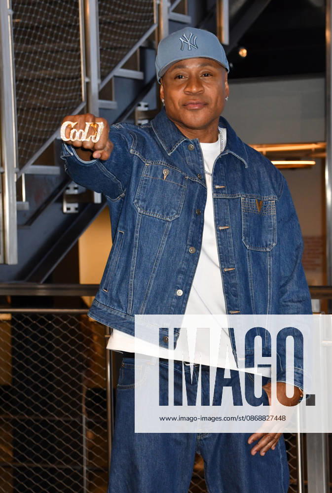 NEW YORK, NY- OCTOBER 6: LL Cool J at the Empire State Building to Celebrate the Premiere of CBSÃ¢â‚¬â ¢ New Drama, NCIS: NEW YORK on October 6, 2026 in New York City. Credit: AdMedia New York City USA - ZUMAa123 20261006_zaa_a123_228