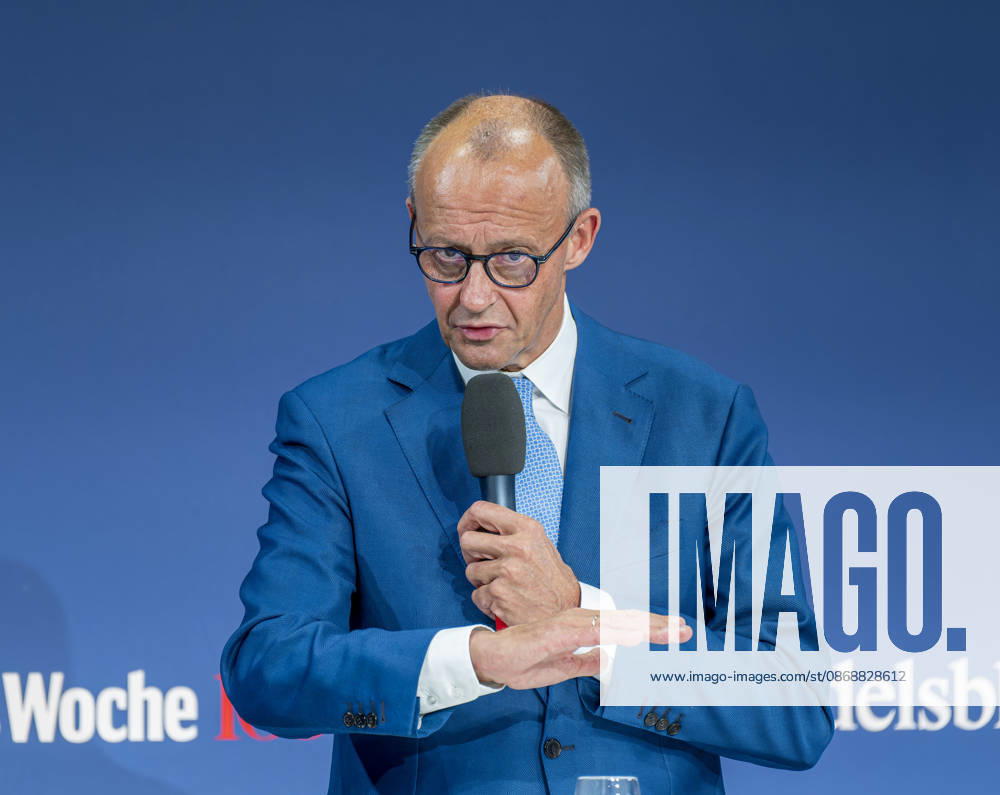 Friedrich Merz EUR, Deutschland, Berlin, 07.10.2026: Keynote von Bundeskanzler Friedrich Merz (CDU) zur Lage unseres Landes anlässlich der in Berlin stattfindenen Jubiläumsveranstaltung von 80 Jahre Handelsblatt und 100 Jahre WirtschaftsWoche.
