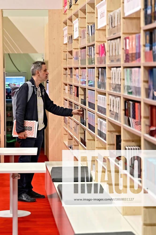 Frankfurter Buchmesse 2026. Besucher der Frankfurter Buchmesse am 07.10.2026. 20261007MWI151283