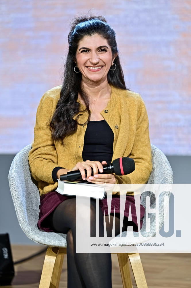 Frankfurter Buchmesse 2026. Schriftstellerin Shida Bazyar ( Gewinnerin Deutscher Buchpreis 2026 ) am 07.10.2026 auf der Frankfurter Buchmesse. 20261007MWI151685