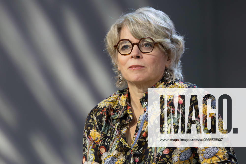 Buchmesse Frankfurt 2026 Jill Lepore, US-amerikanische Historikerin, Essayistin und Hochschullehrerin an der Harvard University und Pulitzer-Preisträgerin, stellt auf der Literaturbühne von ARD, ZDF und 3sat ihr Buch Die Regierung der Maschinen vor., Frankfurt am Main Hessen Deutschland Messegelände