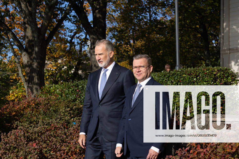 King FELIPE VI of Spain is welcomed by Finnish Prime Minister PETTERI ORPO at the Prime Minister s official residence during the King s state visit to Finland. Helsinki Finland - ZUMAt172 20261006_zip_t172_098
