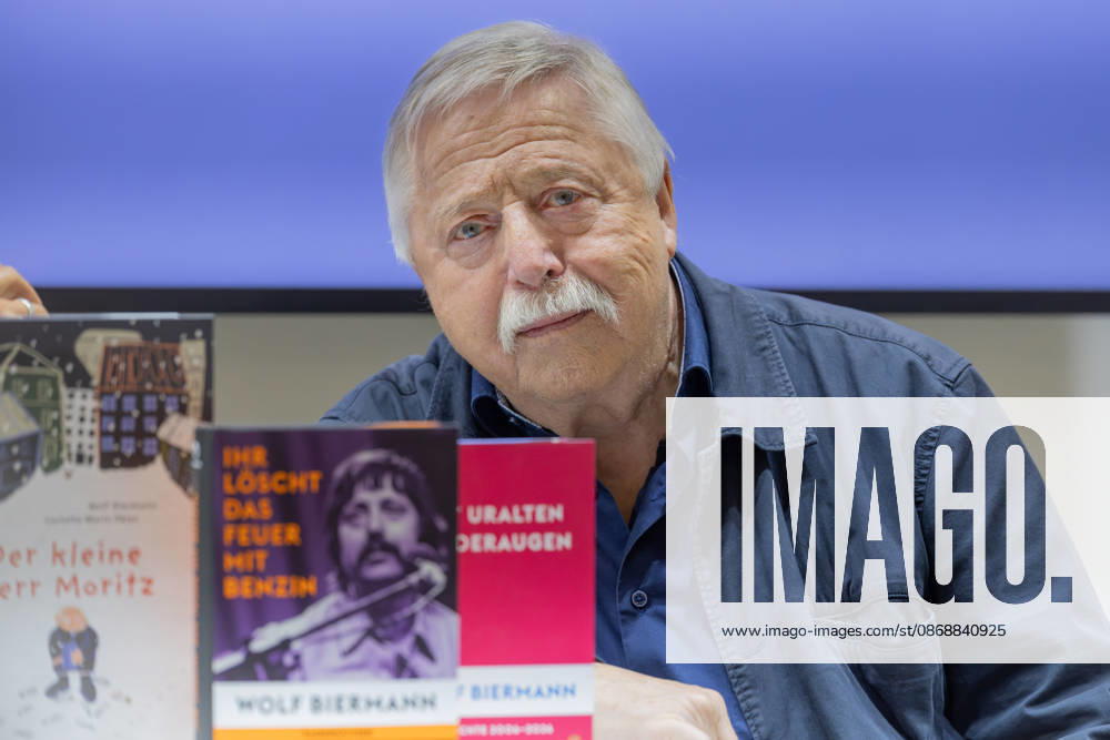 Buchmesse Frankfurt 2026 Wolf Biermann spricht über die Auszüge aus seinen Tagebüchern und sein bewegtes Leben. Buchtitel: Ihr löscht das Feuer mit Benzin., Frankfurt am Main Hessen Deutschland Messegelände