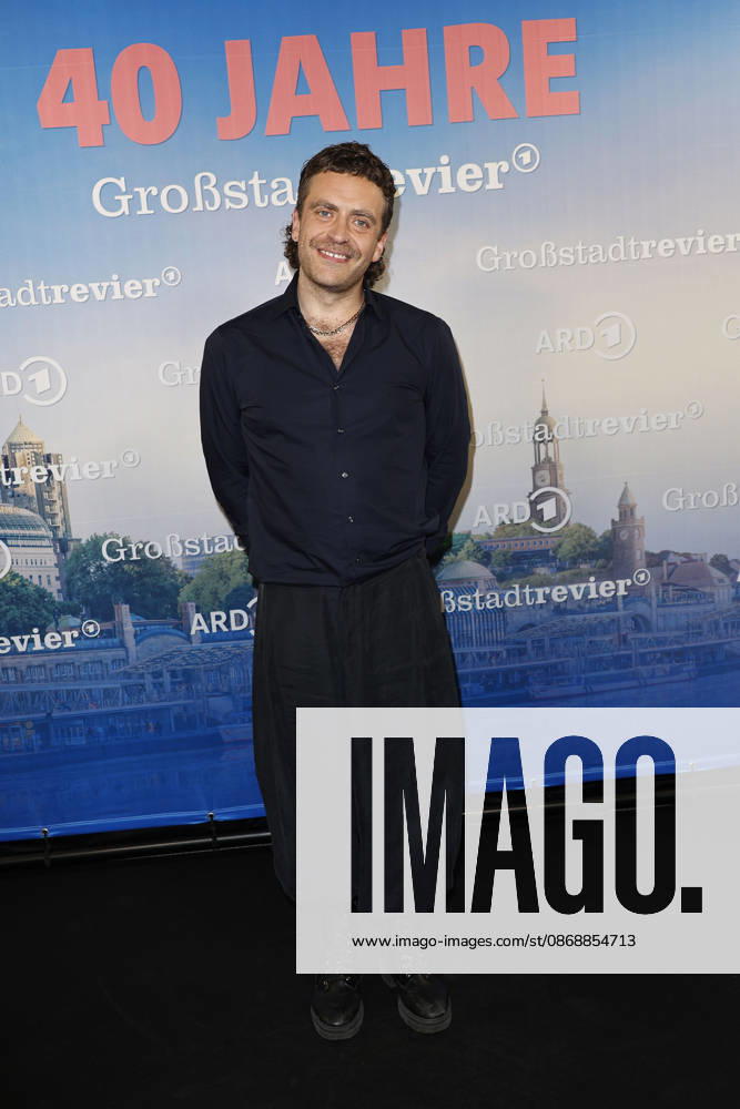 Enrique Fiss beim 40 Jahre Großstadtrevier (ARD) Serien Photo Call am 7.10.2026 in der Astor Film Lounge in Hamburg Enrique Fiss attends the photo call for the 40th anniversary of the series *Großstadtrevier* on October 7, 2026 at the Astor Film Lounge in Hamburg, Germany 40 Jahre Grossstadtrevier (ARD) Jubilaeum in Hamburg