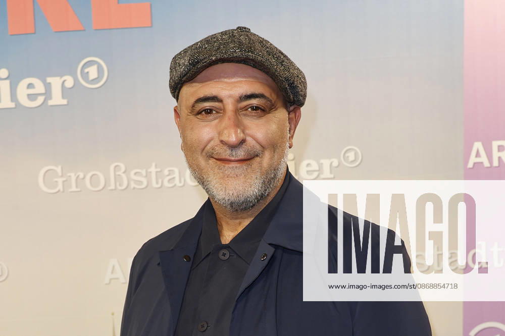 Oezguer Karadeniz beim 40 Jahre Großstadtrevier (ARD) Serien Photo Call am 7.10.2026 in der Astor Film Lounge in Hamburg Oezguer Karadeniz attends the photo call for the 40th anniversary of the series *Großstadtrevier* on October 7, 2026 at the Astor Film Lounge in Hamburg, Germany 40 Jahre Grossstadtrevier (ARD) Jubilaeum in Hamburg
