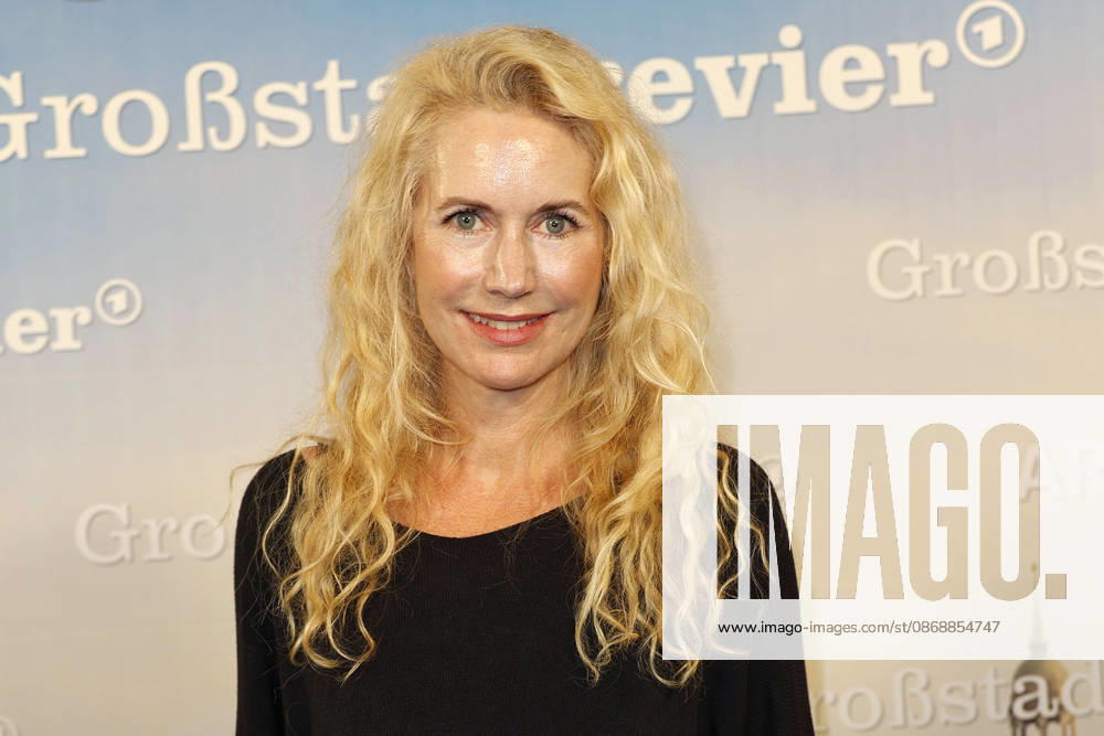 Dorothea Schenck attends the photo call for the 40th anniversary of the series *Großstadtrevier* on October 7, 2026 at the Astor Film Lounge in Hamburg, Germany 40th anniversary *Großstadtrevier* photo call in Hamburg, Germany